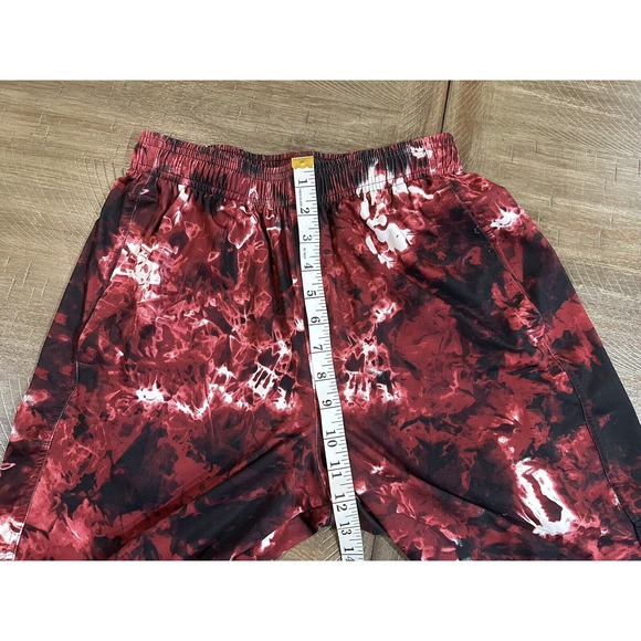 Under Armour Mens Size Small Training Red Black White Athletic Loose Fit Shorts - Picture 8 of 14